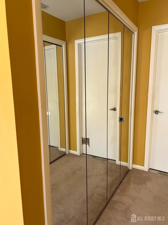 Building Photo - 92 Heather Ct