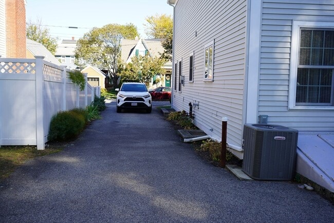 Building Photo - 37 Charnock St