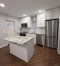 Building Photo - 19 Lee Ave