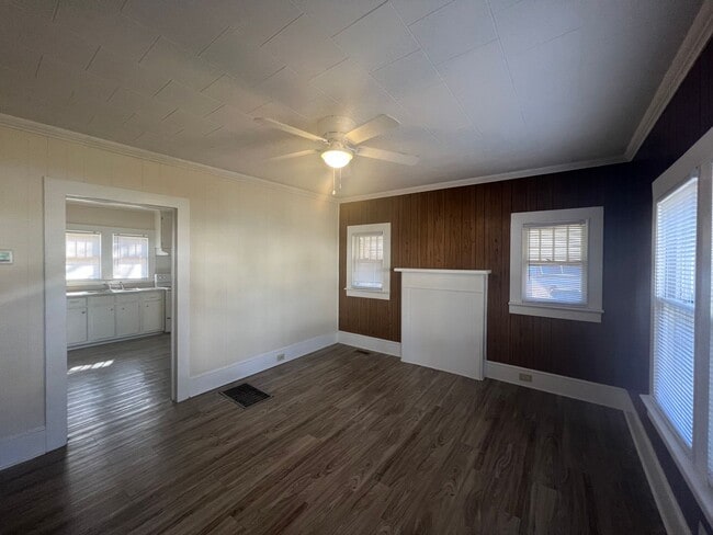 Building Photo - One bedroom 1 bath house in Graham