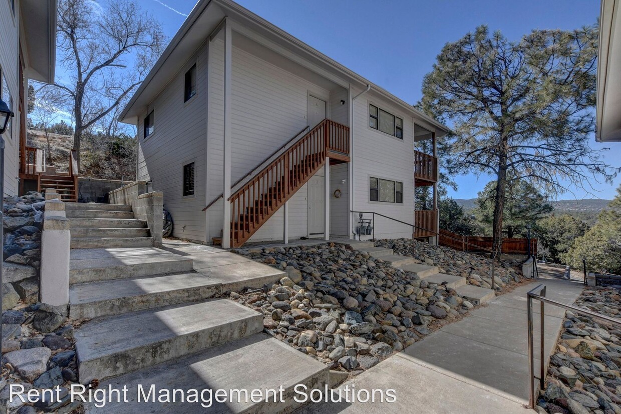 Primary Photo - 707 S Montezuma St