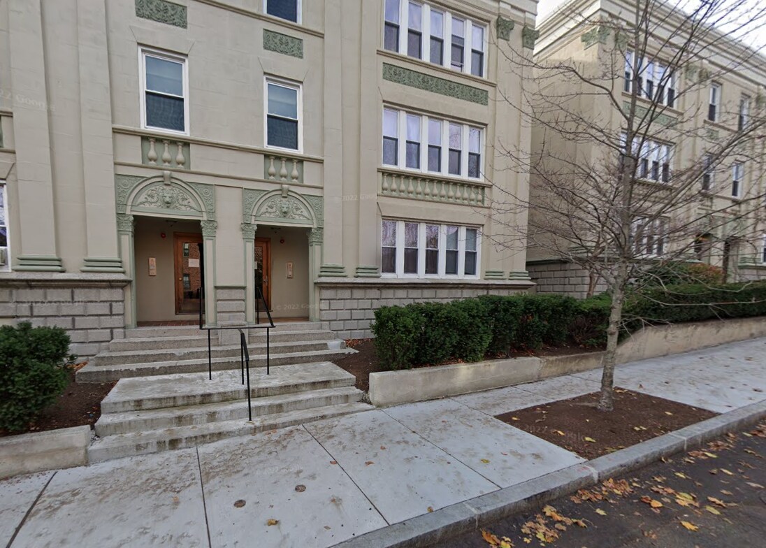Primary Photo - 72 Egmont St