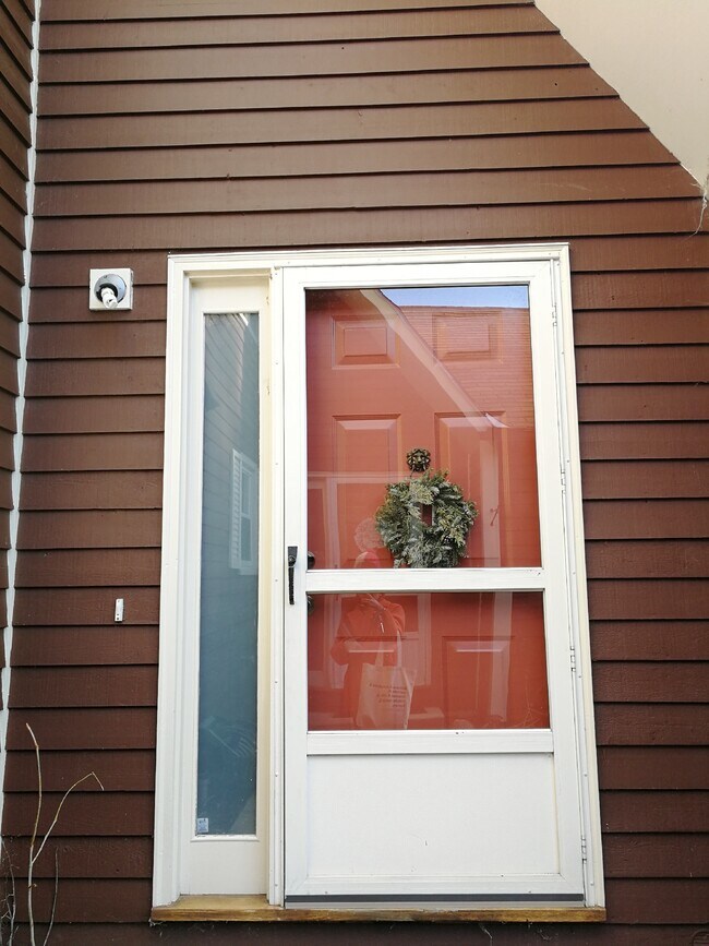 Foto del edificio - 104 Woodbine by the Lake