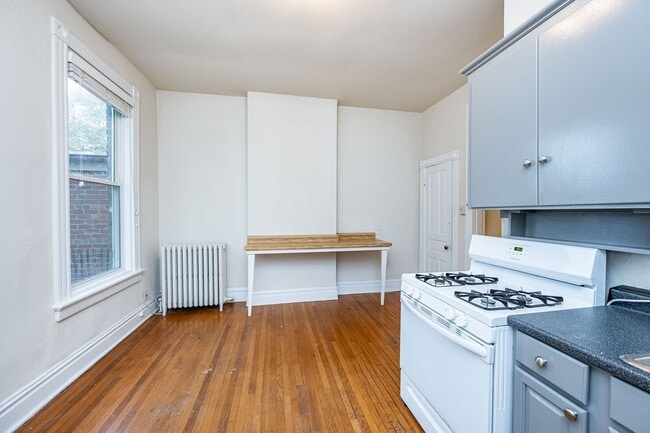 Photo - 3127 W Franklin St Apartment