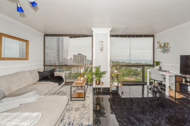 Foto del edificio - 4343 N Clarendon Ave