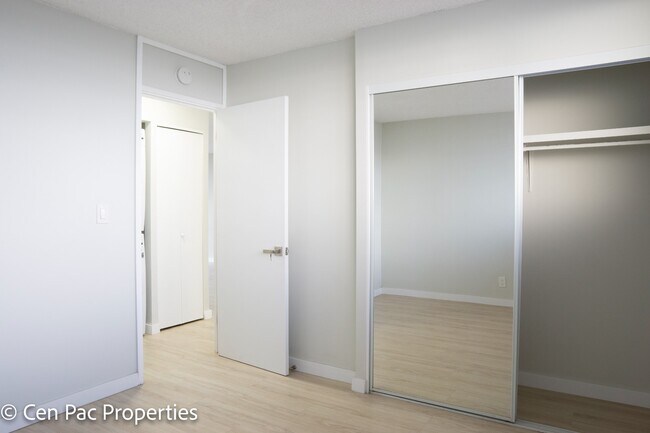 Foto del edificio - 2 Bed/2 Bath/1 Parking - Beautiful Unit with Nice View in Salt Lake!