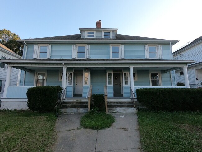 Building Photo - 25 Thomaston St