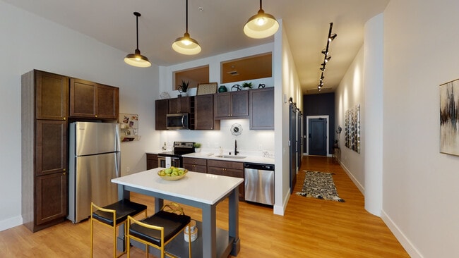 Building Photo - Plankinton Clover