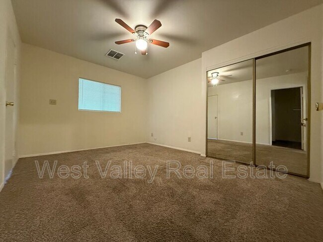 Foto del edificio - 319 F St