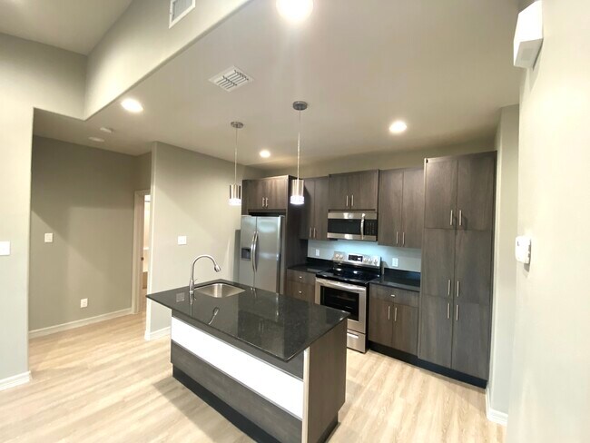 Foto del edificio - 1607 N Sugar Rd
