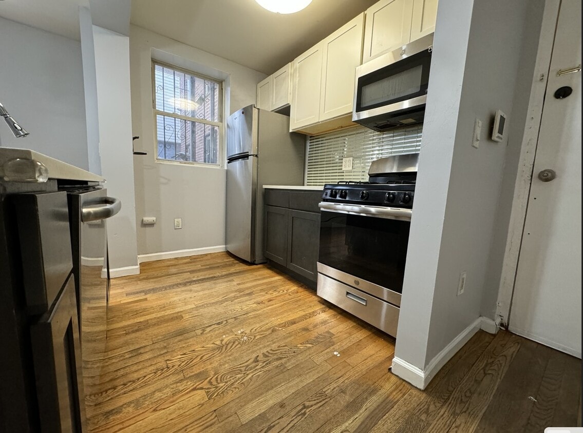 75 Clendenny Ave 1B - 77 Clendenny Ave
