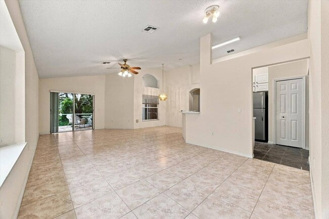 Building Photo - 2393 Paulette Dr