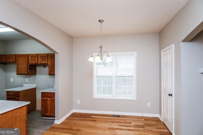Foto del edificio - 2412 Lakewood Ave SW