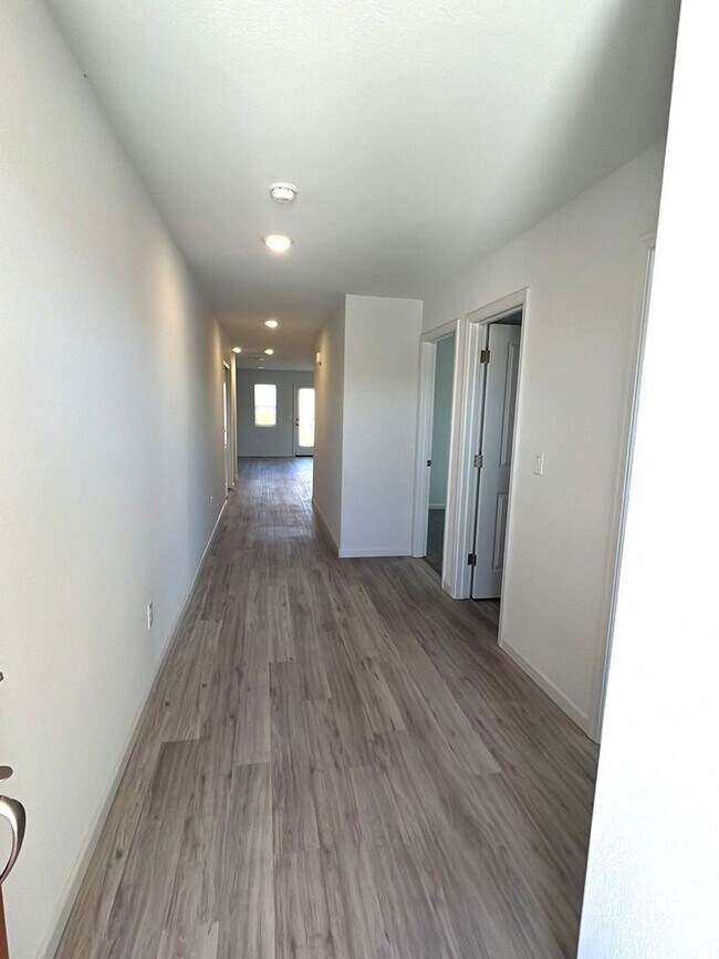 Foto del edificio - 501 Paradise Valley Dr