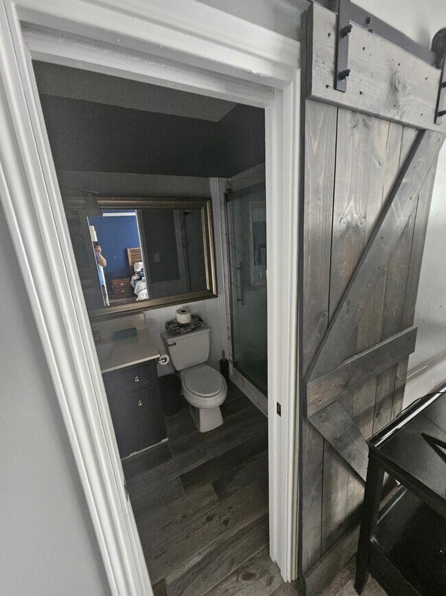 Foto del edificio - 1844 Rollingwood Dr
