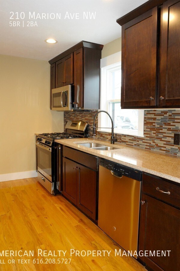 Foto del edificio - 210 Marion Ave NW