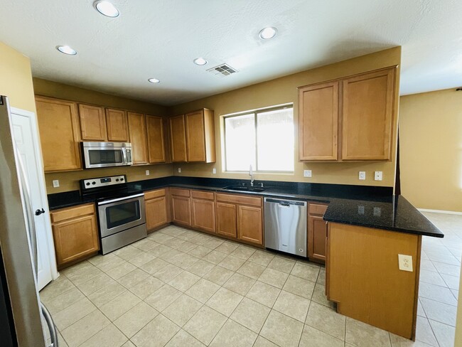 Building Photo - 4312 W Hasan Dr
