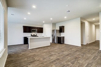 Building Photo - 5603 Providence Green Ct
