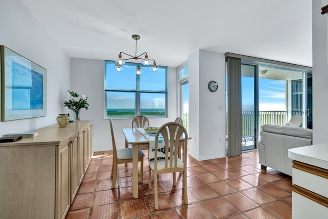 Building Photo - 6361 Pelican Bay Blvd