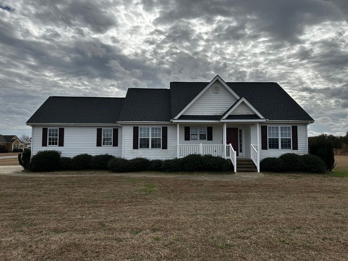 Foto principal - 101 Settlers Pointe Drive, Pikeville, NC 2...