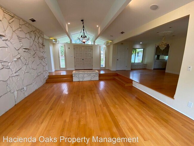 Building Photo - 4 br, 2.5 bath House - 2290 Crystal Drive