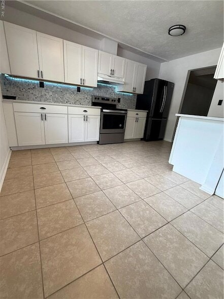 Foto del edificio - 15 Otsego Dr