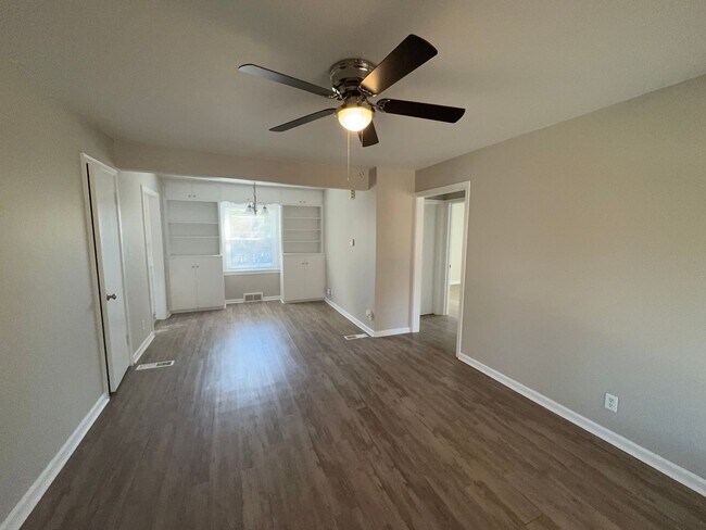 Foto del edificio - MOVE IN SPECIAL 1/2 FIRST FULL MONTHS RENT...
