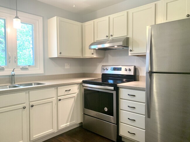 Foto del edificio - 133 E Winchester Rd