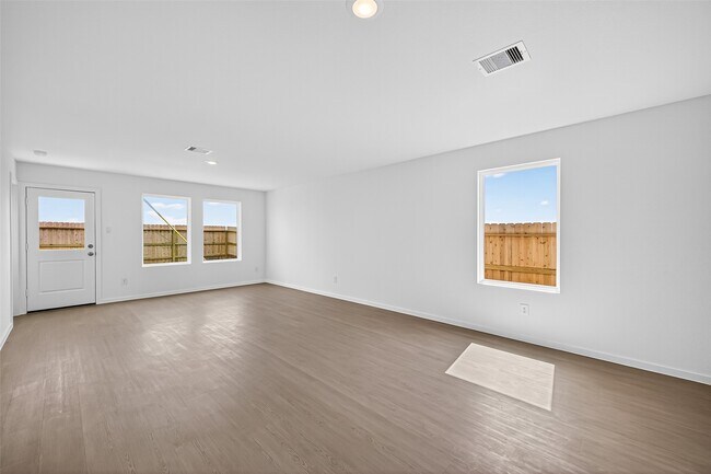 Building Photo - 5211 Esperanza
