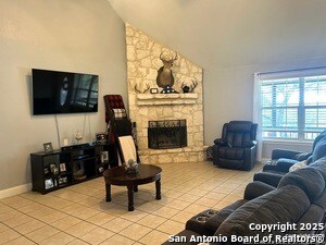 Building Photo - 6004 Gainsborough Dr