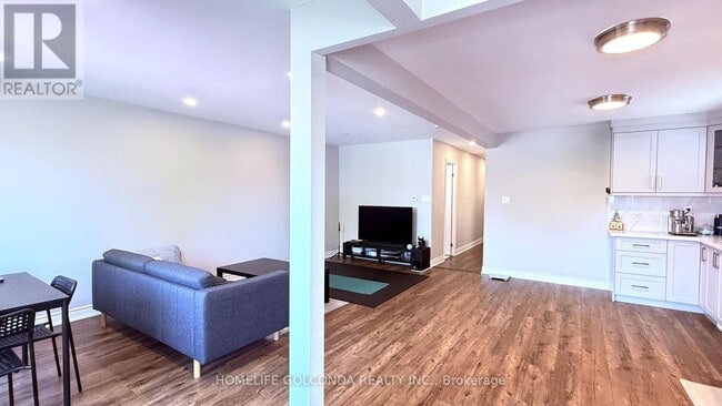 Building Photo - 30 HEATHERSIDE MAIN FL Dr