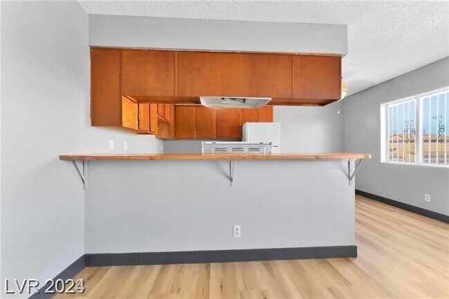 Foto del edificio - 1641 N Lamont St