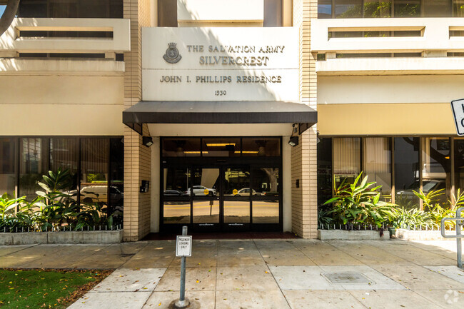 Entrance - Silvercrest Senior Residence