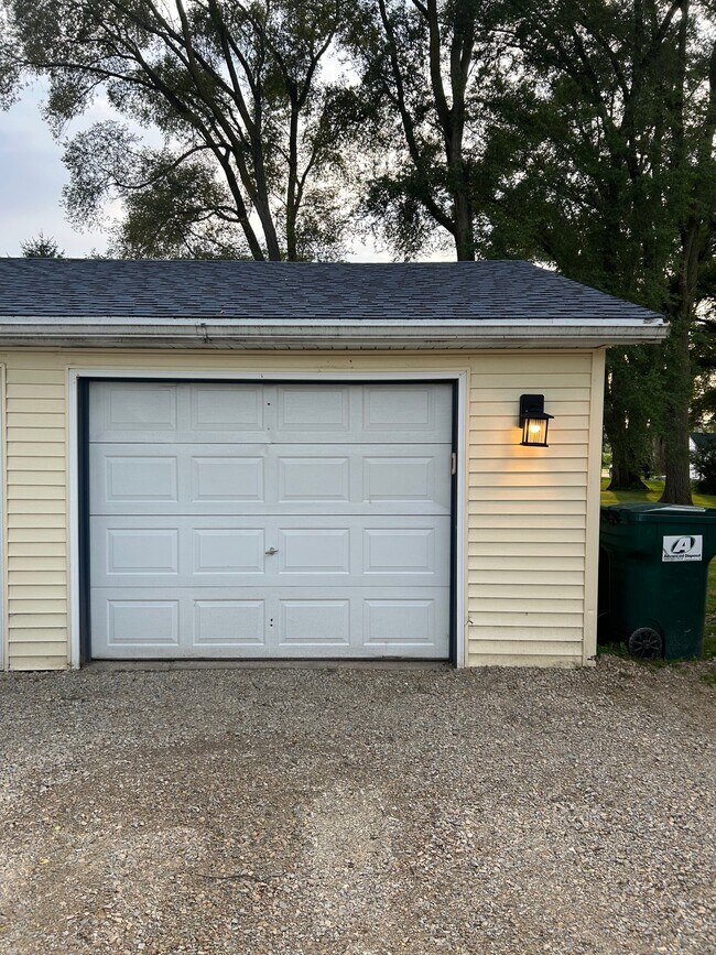 Building Photo - 3337 Field View Ln