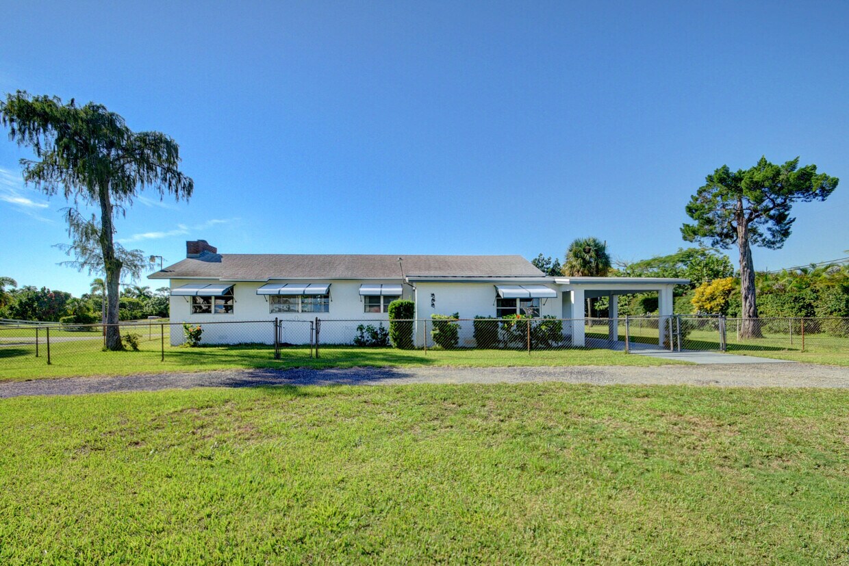 Foto principal - 6698 Belvedere Rd