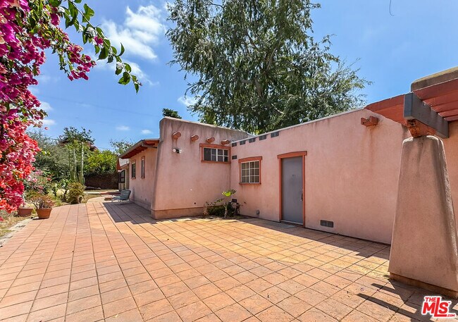 Foto del edificio - 3124 Veteran Ave