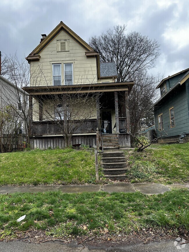 Northwood Heights Apartments for Rent with Hardwood Floors Columbus