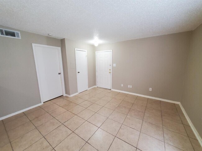 Foto del edificio - 2750 Holly Hall St