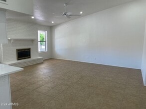 Building Photo - 839 E Meadow Ln