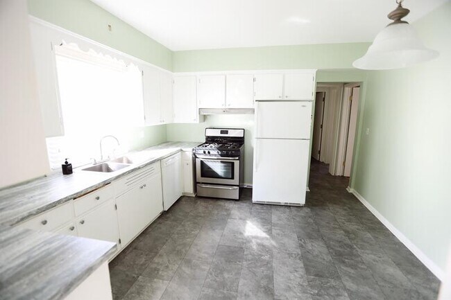 Foto del edificio - 829 Flat St NE