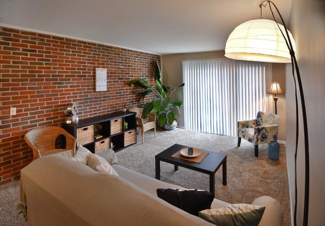 1 Bedroom Living Room - Symmes Townhomes & Apartments