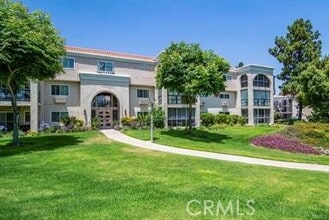 Building Photo - 5500 Paseo Del Lago W