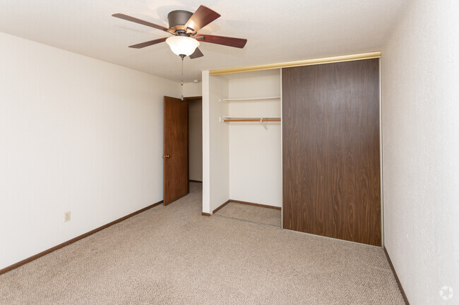 1BR, 1BA - 730SF - Oaks at Bentonshire