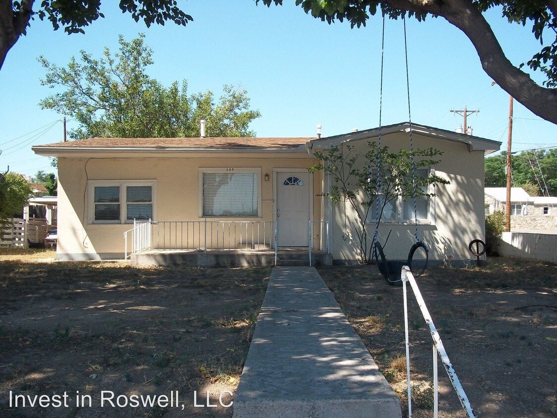 Foto principal - 209 W 11th St