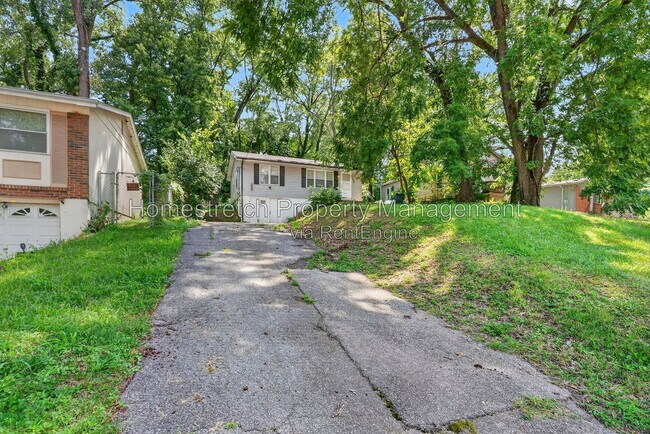 Foto del edificio - 7534 Blanding Dr