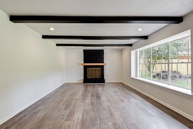 Foto del edificio - Beautiful 2 Story Home