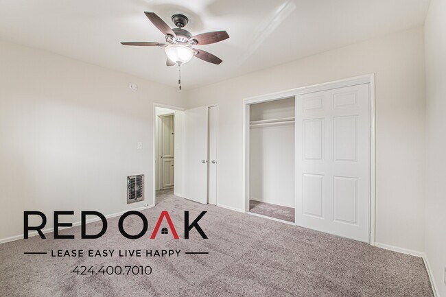 Foto del edificio - 6655 Franklin Ave