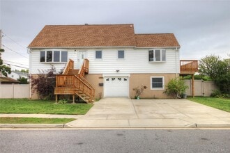 Building Photo - 3382 Lindbergh Ave