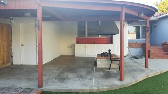 Building Photo - 226 Alta Ave