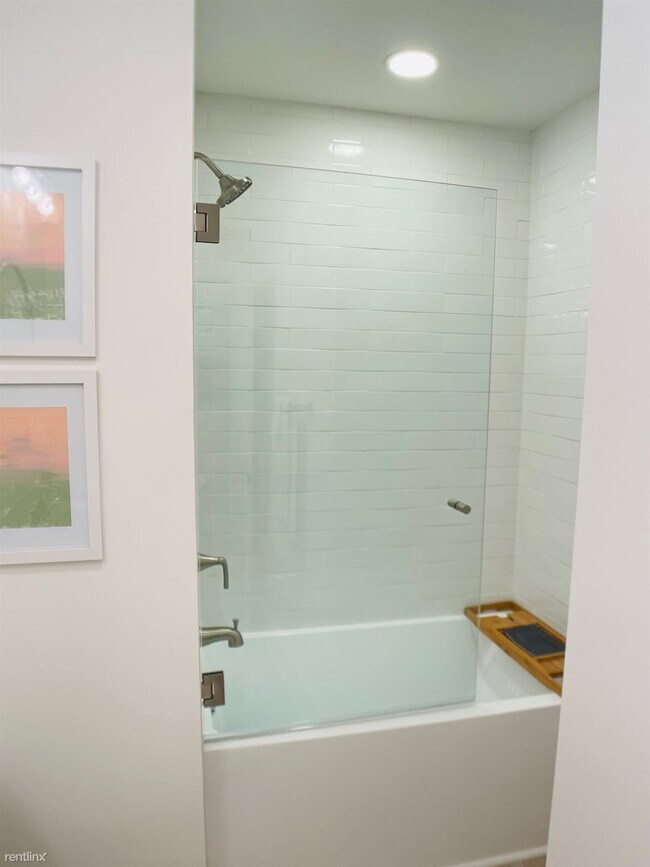 Foto del edificio - 2 br, 2 bath Duplex - 20 Rose Lane B UPSTAIRS